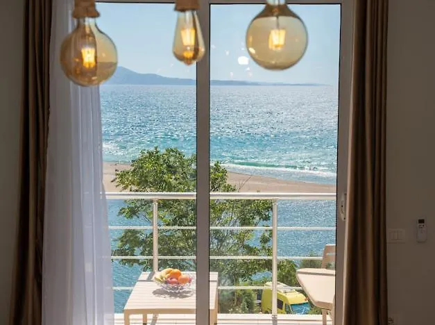 Sunset Apartment 11 Sarande